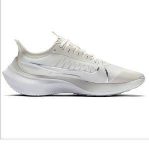 Nike Zoom Gravity Women’s 8.5